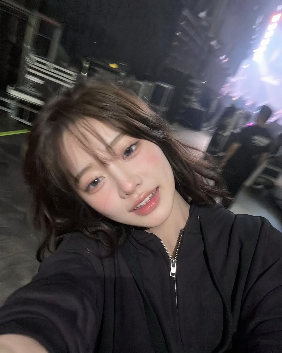 Backstage concert iPhone selfie portrait: GPT Image 2 prompt