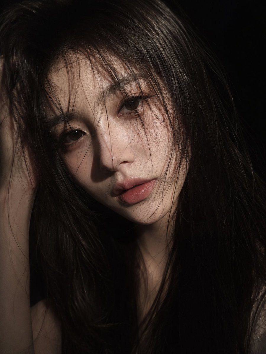 Moody East Asian portrait: GPT Image 2 prompt