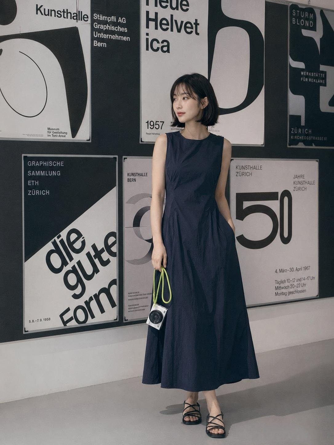 Minimalist gallery fashion photoshoot: GPT Image 2 prompt