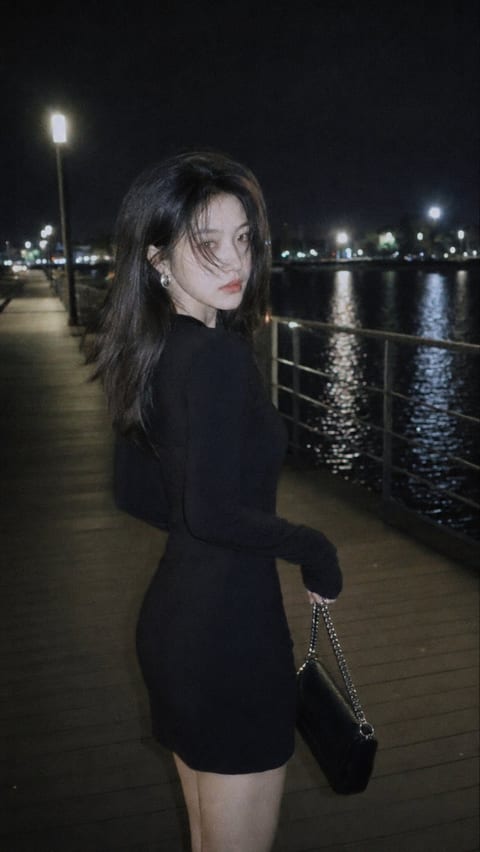 Night CCD-style city street portrait: GPT Image 2 prompt